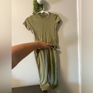 SOLD Goumi kids green 6-12m set